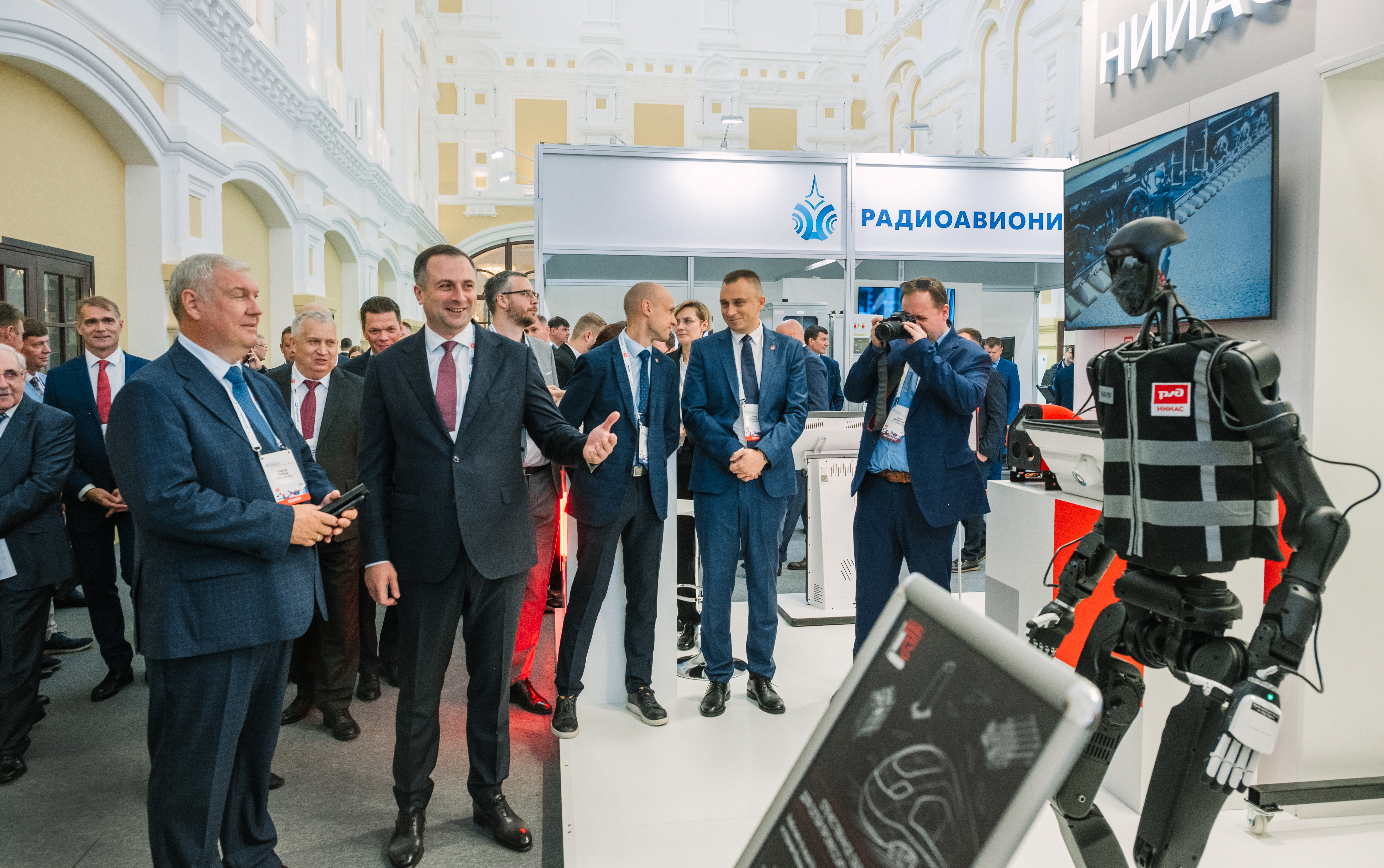 Sergey Kobzev visited the exhibition of innovations for railways in Nizhny Novgorod